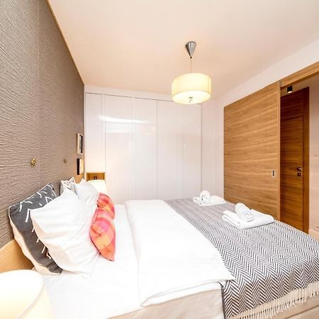 Golden Apartment With Air Condition By Your Freedom Warszawa Exteriör bild