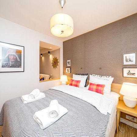 Golden Apartment With Air Condition By Your Freedom Warszawa Exteriör bild