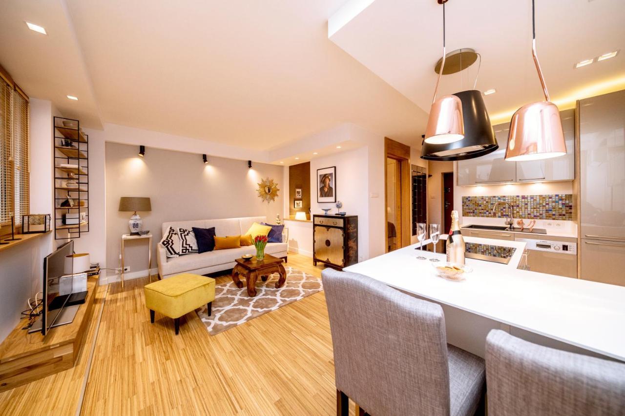 Golden Apartment With Air Condition By Your Freedom Warszawa Exteriör bild