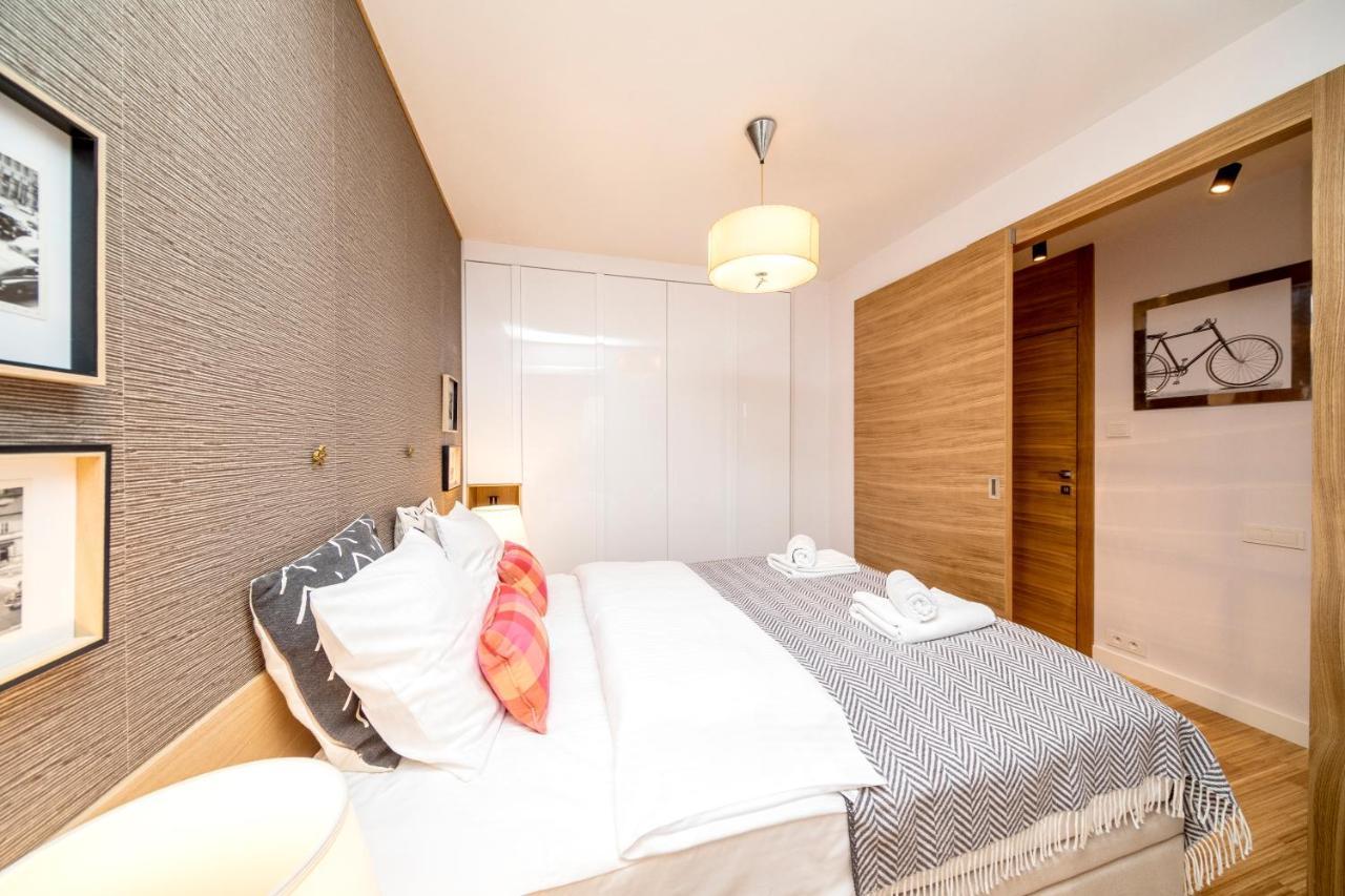 Golden Apartment With Air Condition By Your Freedom Warszawa Exteriör bild