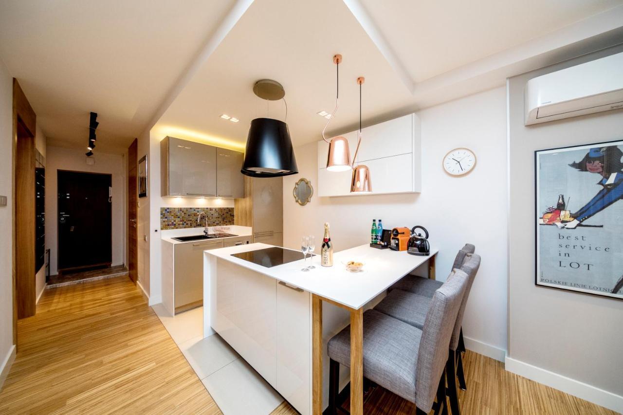 Golden Apartment With Air Condition By Your Freedom Warszawa Exteriör bild