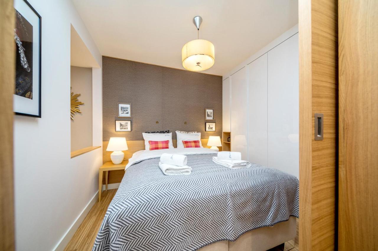 Golden Apartment With Air Condition By Your Freedom Warszawa Exteriör bild