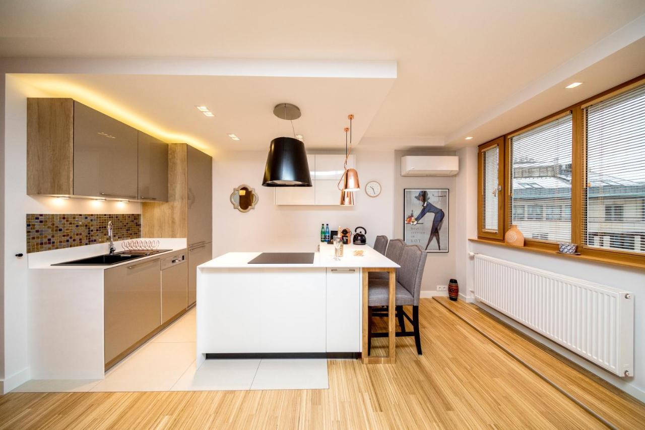 Golden Apartment With Air Condition By Your Freedom Warszawa Exteriör bild